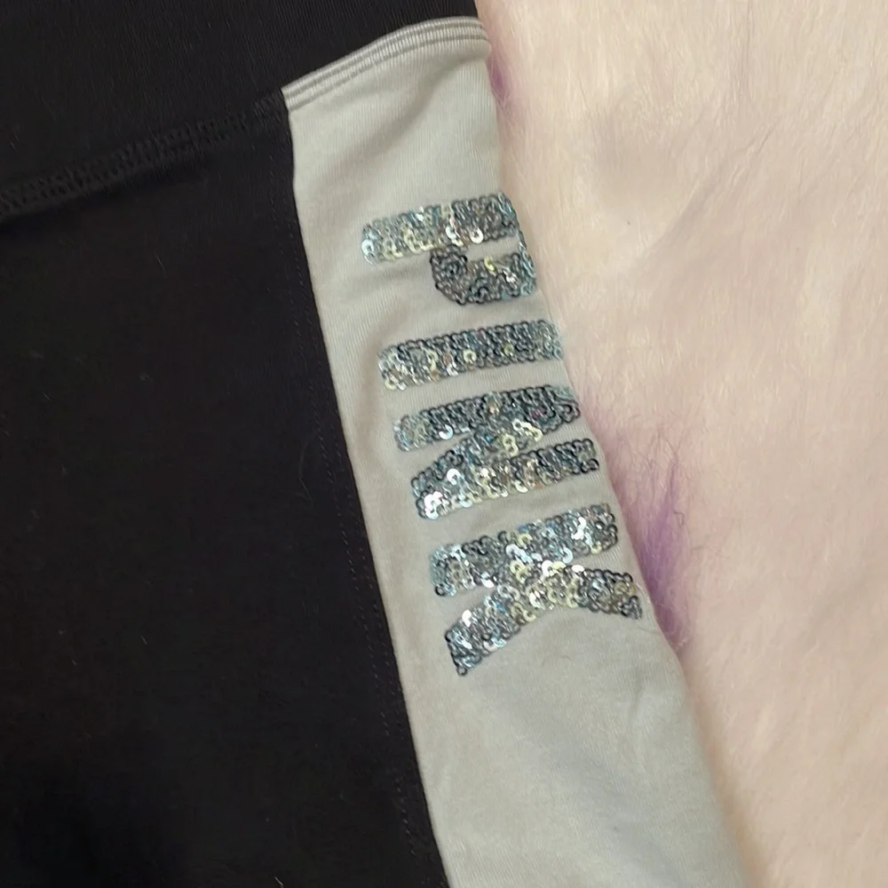 PINK‎ Victoria’s Secret Sequins Cropped Black & Teal Leggings Size Medium